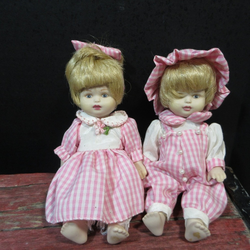 VTG Seymour Mann Paddy and Patti Twin Porcelain Dolls Pink Gingham Blonde Hair